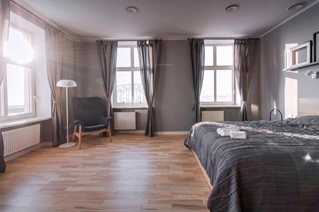 Modern Apartment In Old Riga With A River View Exterior foto